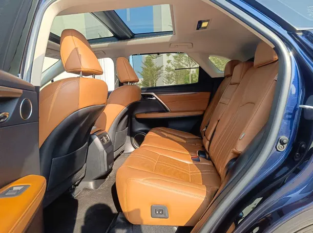 Car image 20