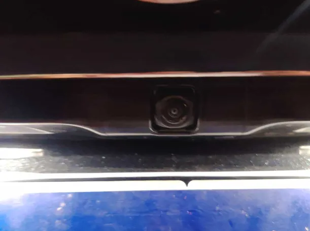 Car image 24