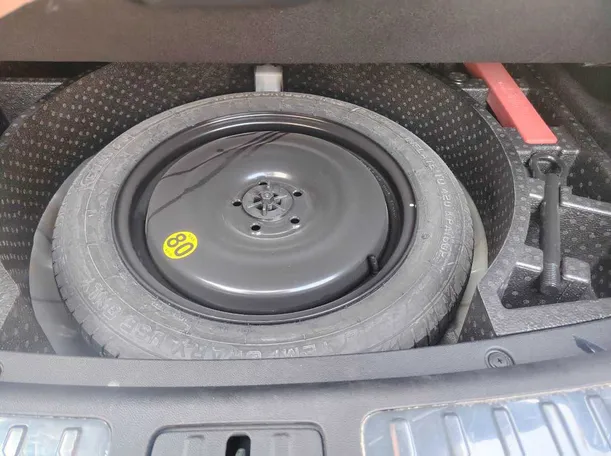 Car image 47