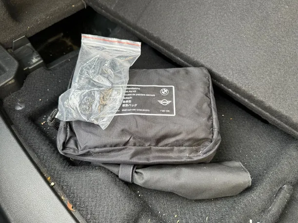 Car image 28