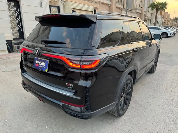Car image 5
