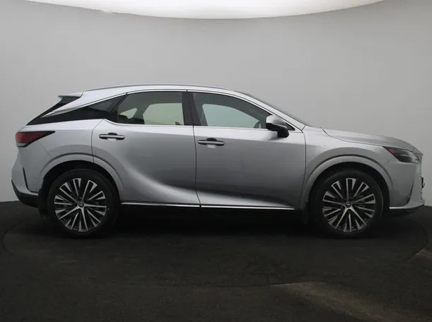 Car image 13