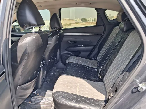 Car image 13