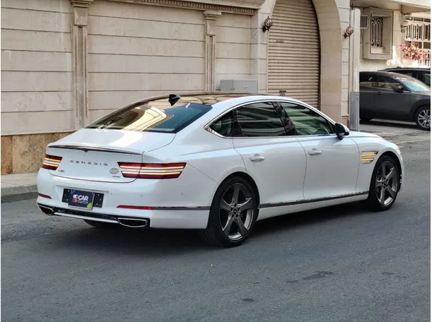 Car image 6