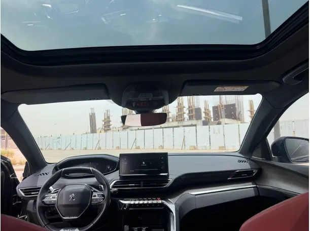 Car image 14
