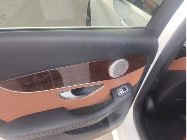 Car image 34