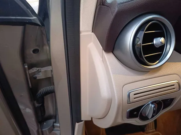 Car image 33