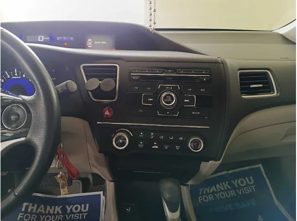 Car image 16