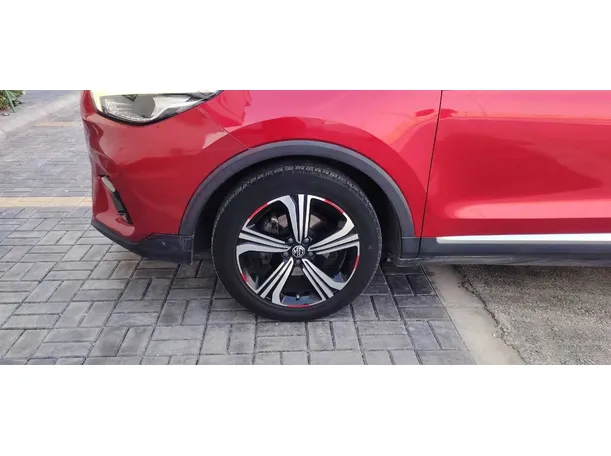 Car image 9