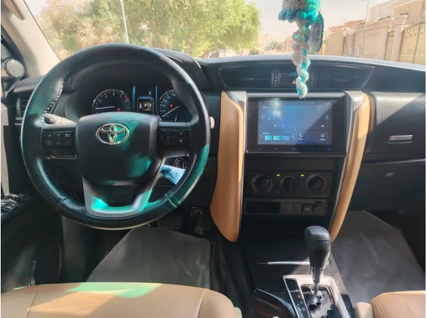 Car image 22