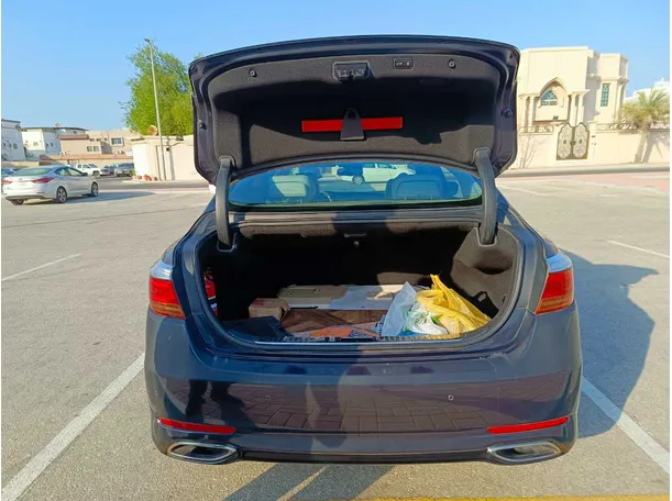 Car image 30