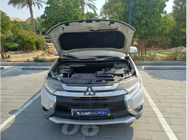 Car image 24