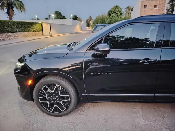 Car image 9