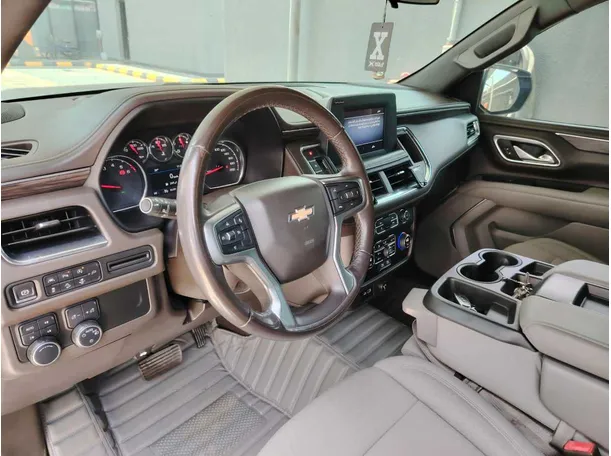 Car image 13