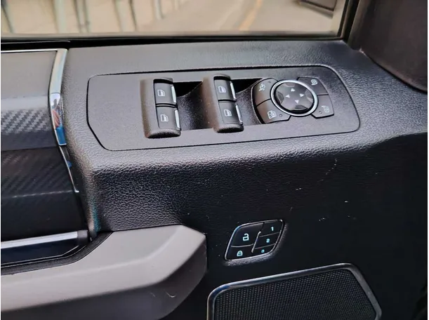 Car image 37