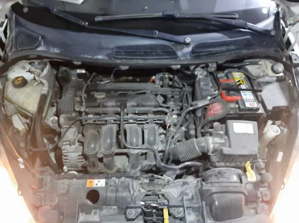 Car image 19