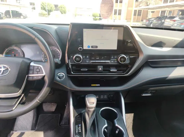 Car image 22