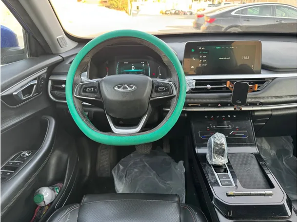 Car image 17