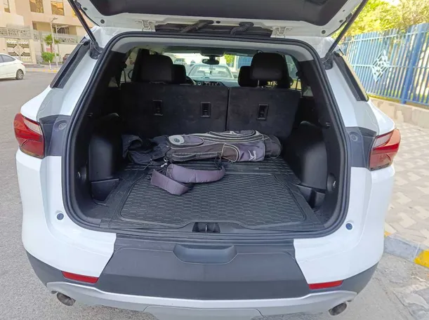 Car image 29