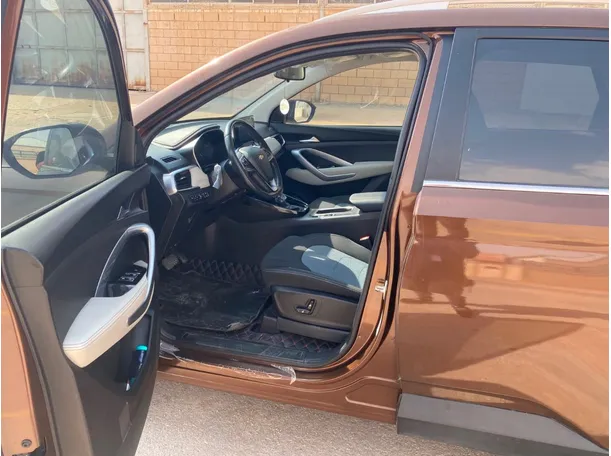 Car image 11