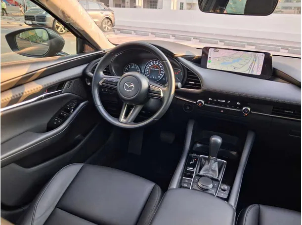 Car image 17