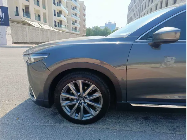 Car image 12