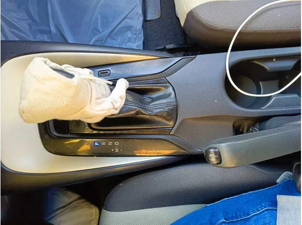 Car image 20