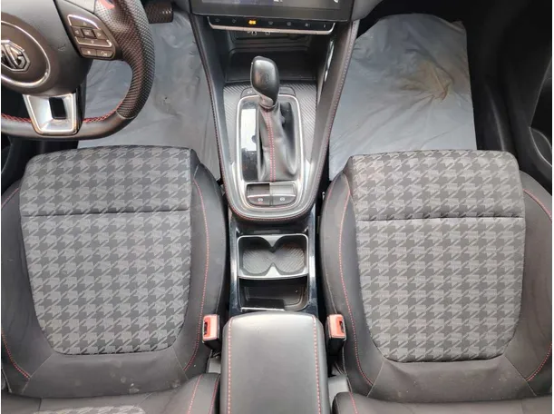 Car image 17