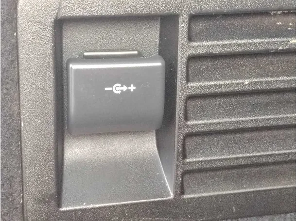 Car image 40