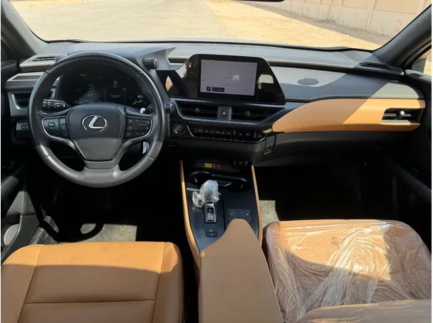 Car image 16