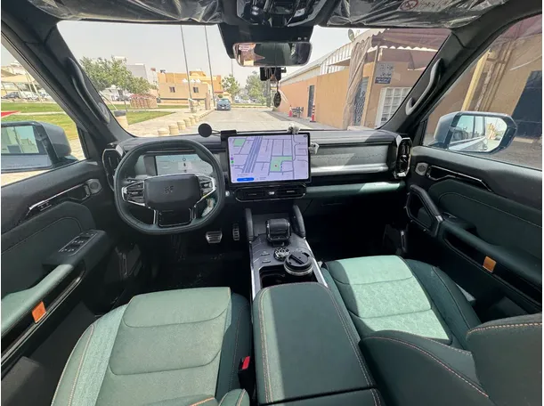 Car image 16