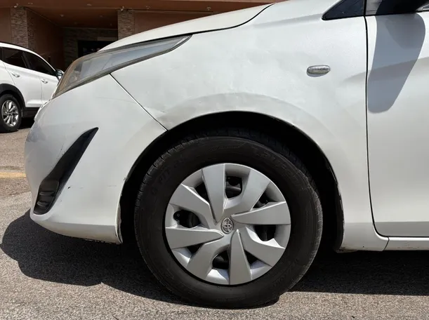 Car image 9