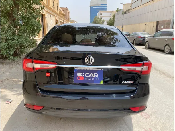 Car image 6