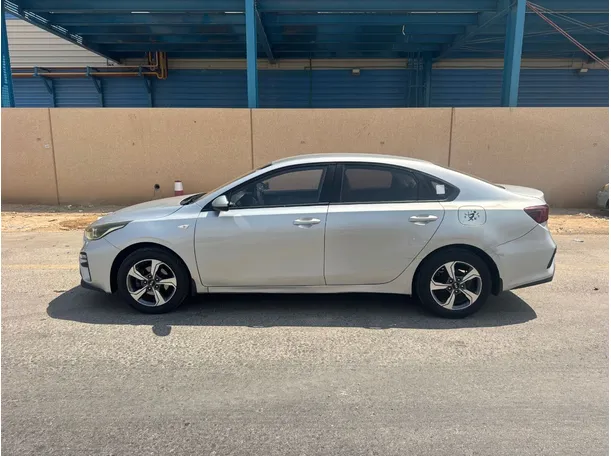 Car image 8