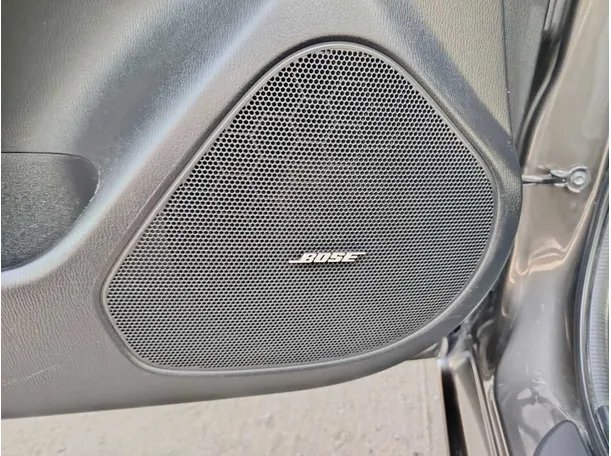 Car image 38