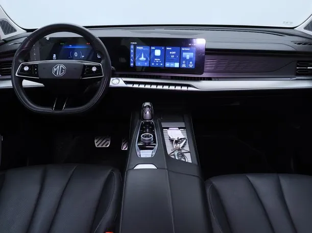 Car image 14