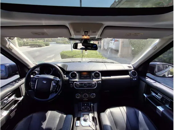 Car image 14
