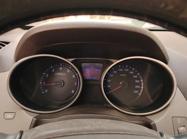 Car image 23