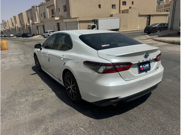 Car image 7