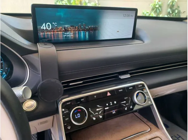 Car image 18