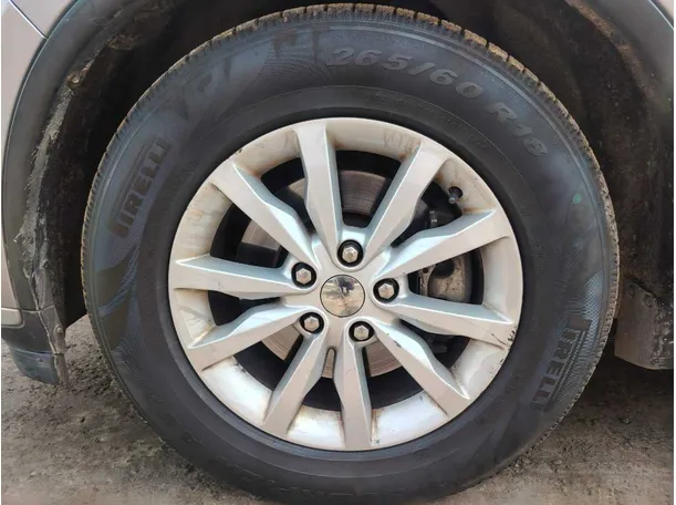 Car image 10
