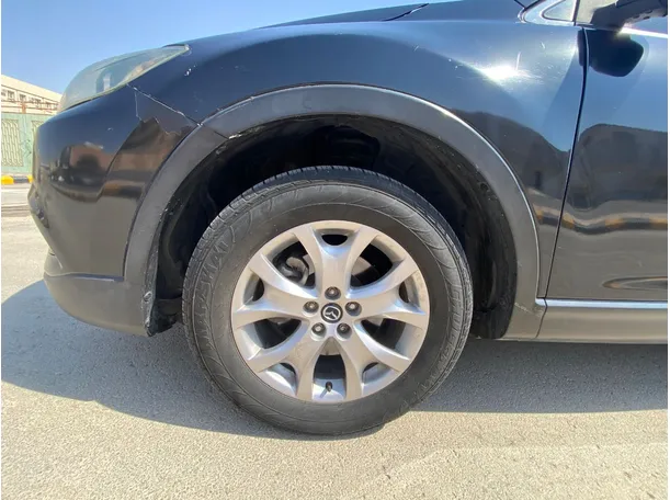 Car image 9