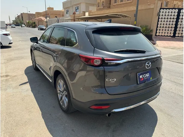 Car image 7