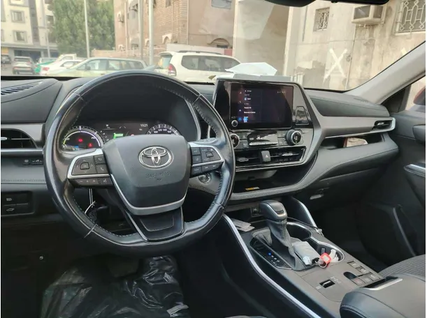 Car image 26