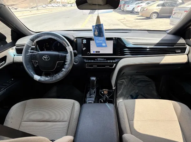 Car image 18