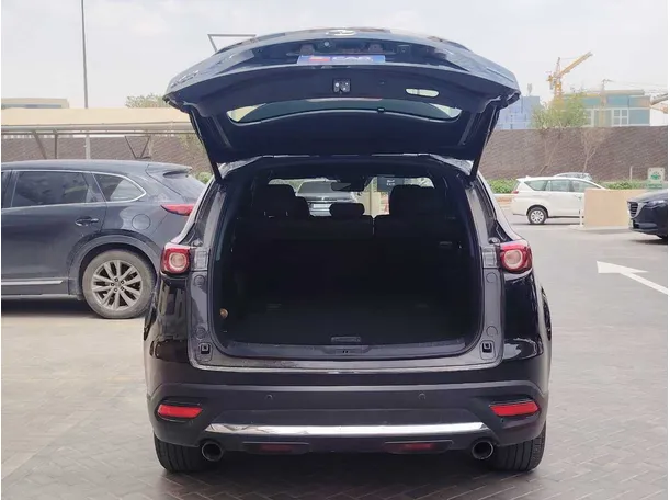 Car image 24