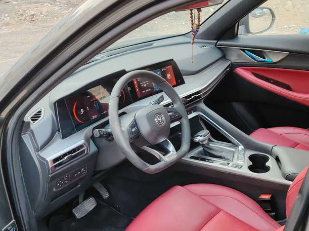 Car image 12