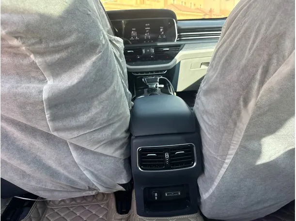 Car image 23