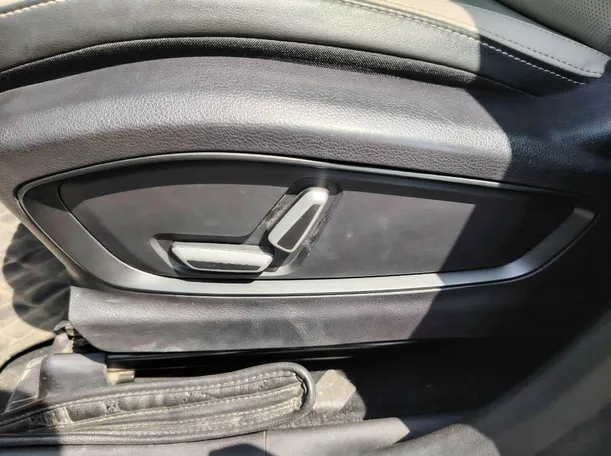Car image 43