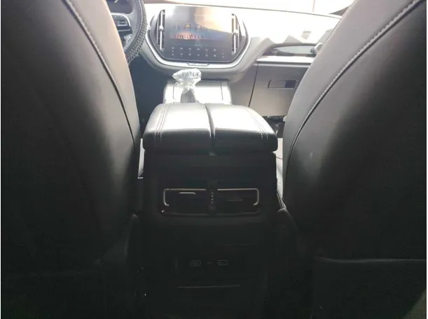 Car image 27